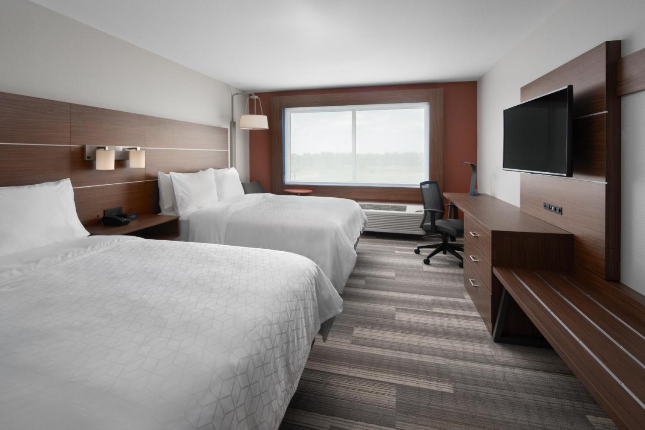 Holiday Inn Express & Suites - Elkhorn - Lake Geneva Area By Ihg מראה חיצוני תמונה